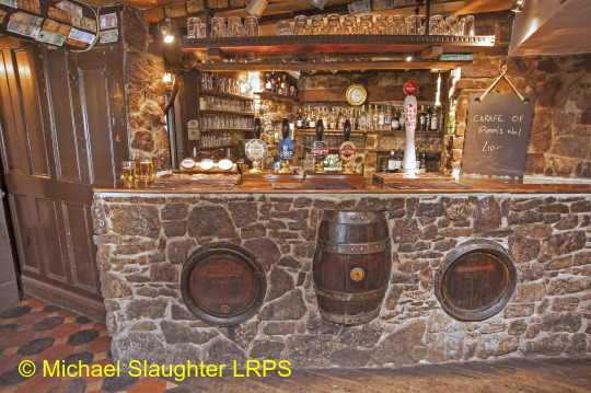 Right Hand Bar Servery.  by Michael Slaughter. Published on 19-08-2021