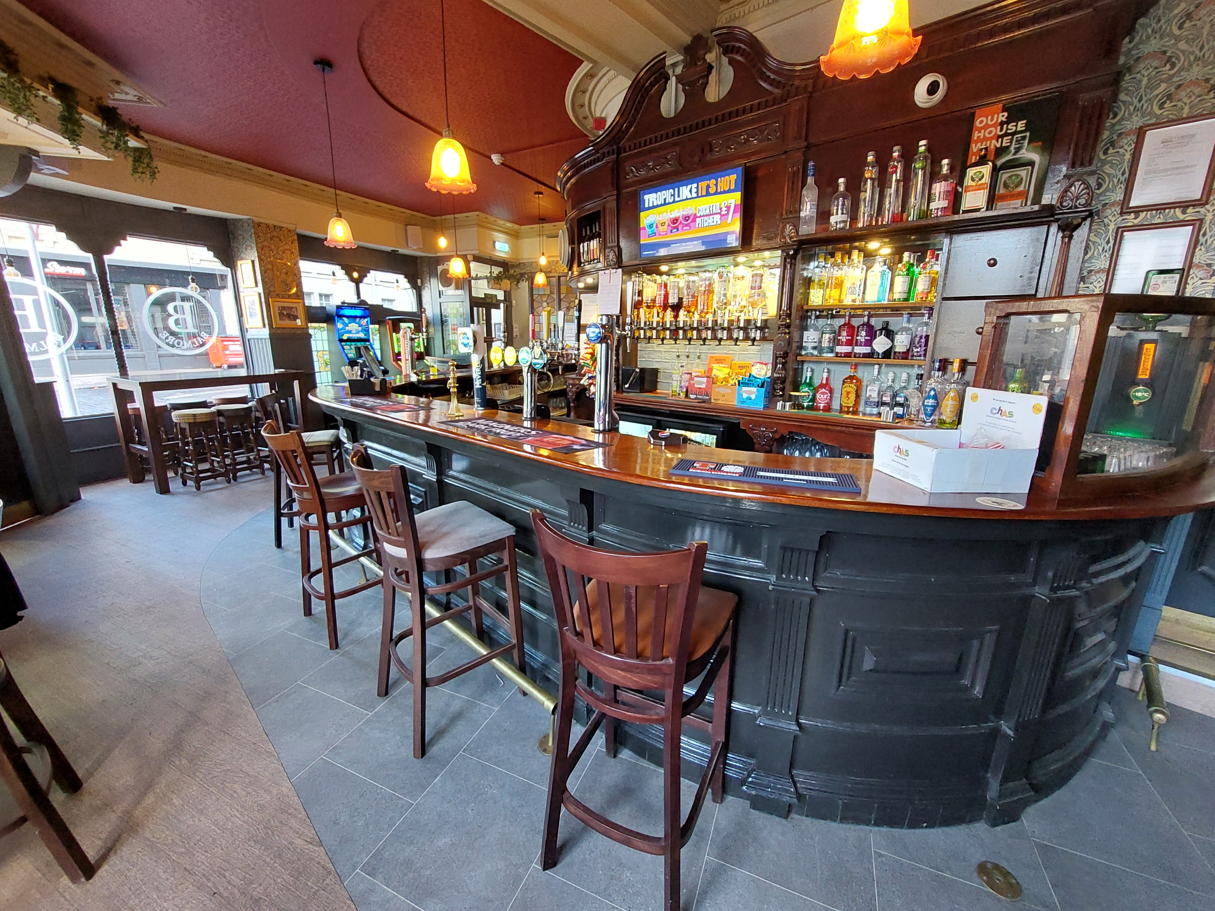 Main Bar.  by Quinten Taylor. Published on 