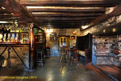 Right-hand Bar.  by Michael Slaughter. Published on  